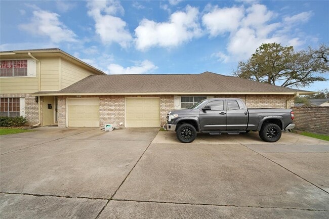 Building Photo - 17122 Blackhawk Blvd