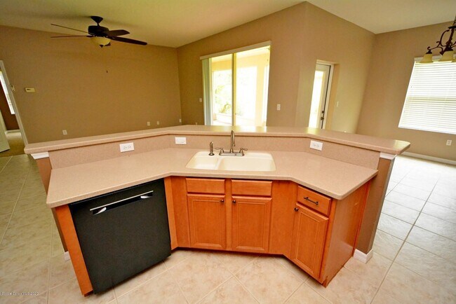 Building Photo - 820 Glen Abbey Way