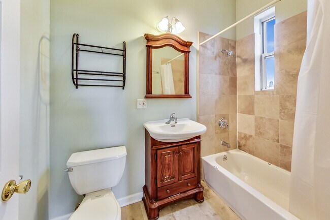 Building Photo - 2636 N Orchard St