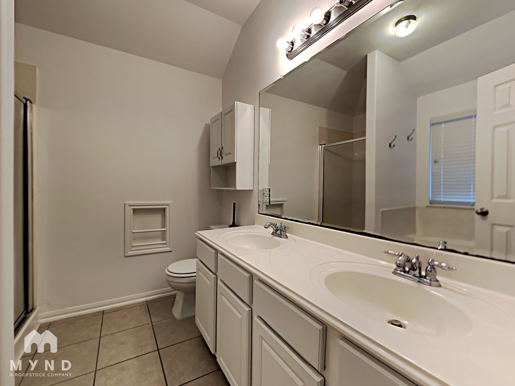 Building Photo - 14 E Sage Creek Pl
