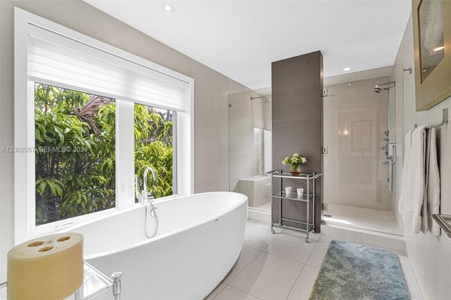 Building Photo - 145 Biscay Dr