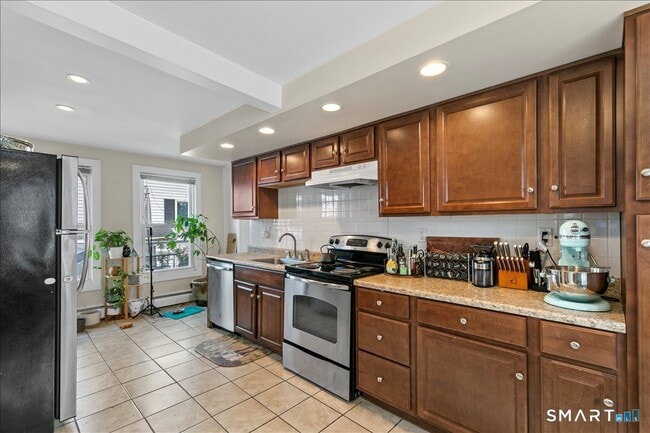 Building Photo - 17 Clinton St