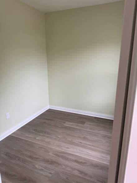 Building Photo - 5965 W Erie St