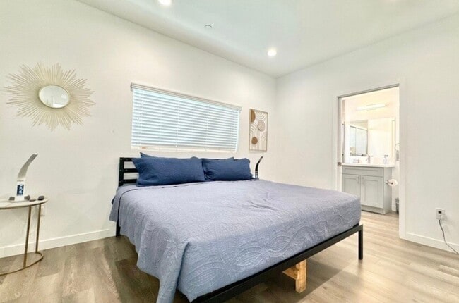 Building Photo - 1875 W 20th St