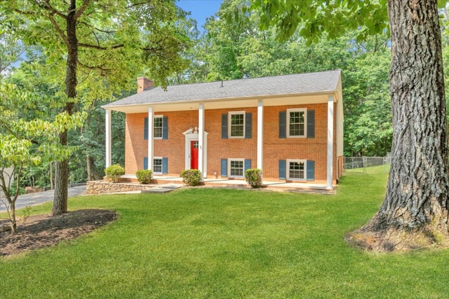 Primary Photo - 2637 Coachman Cir