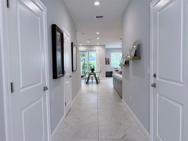 Building Photo - 556 Parsons Wy