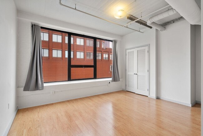 Building Photo - 210 South St