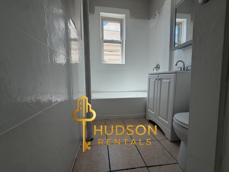 54 Linden Ave 102 - 57 Linden Ave