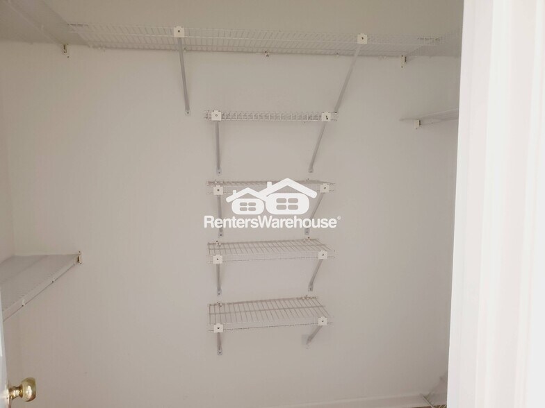 Building Photo - 4325 Sprucebough Dr