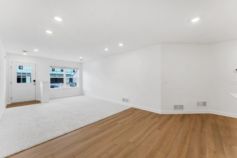 Building Photo - 5297 Long Pointe Pass