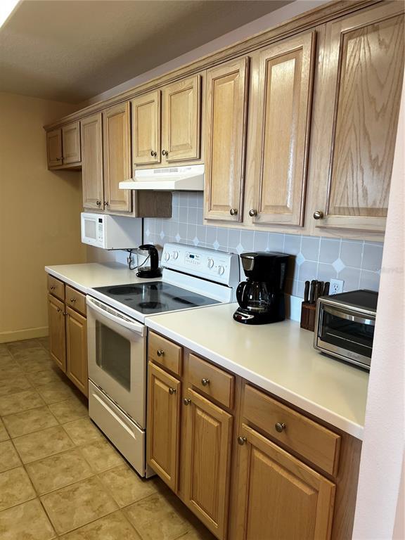 Building Photo - 750 N Tamiami Trl