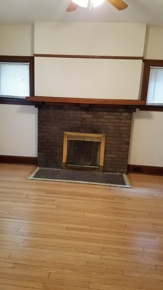 Building Photo - 1617 Monroe St