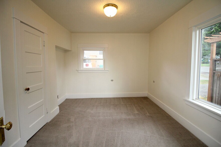 Building Photo - 4626 NE 96th Ave