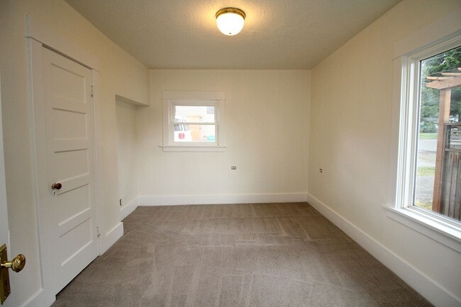 Building Photo - 4626 NE 96th Ave