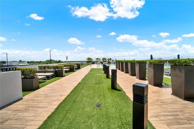 Building Photo - 5300 Paseo Blvd