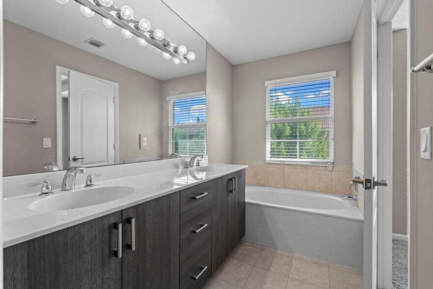 Building Photo - 5982 Monterra Club Dr