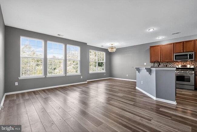 Building Photo - 96 Eagleview Terrace