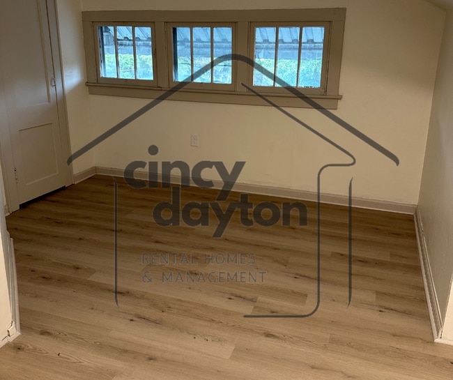 Building Photo - 1332 Campbell Ave