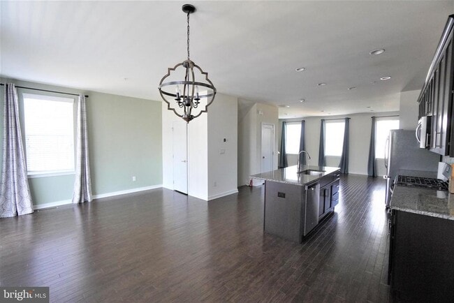 Building Photo - 13 Jessop Ln