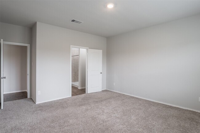Building Photo - 21003 Seneca Willow Wy