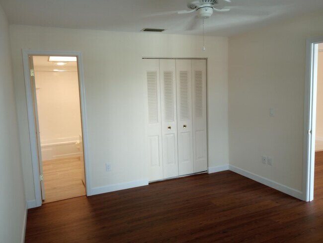 Building Photo - 950 S Kanner Hwy