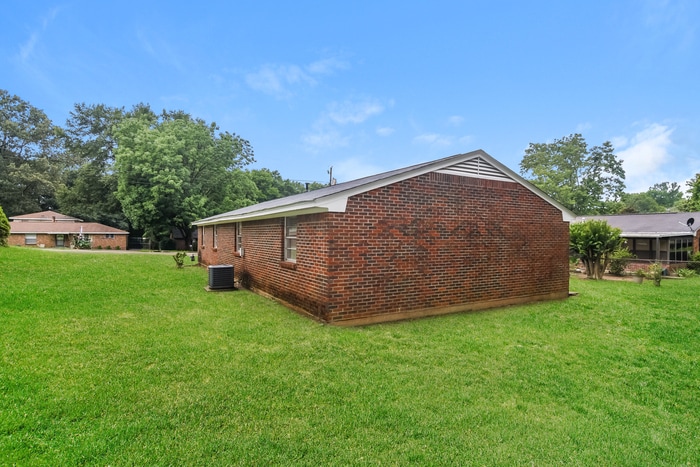 Building Photo - 126 Magnolia Dr