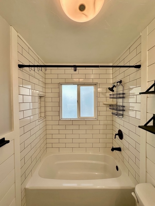 Building Photo - 117 E Empire St