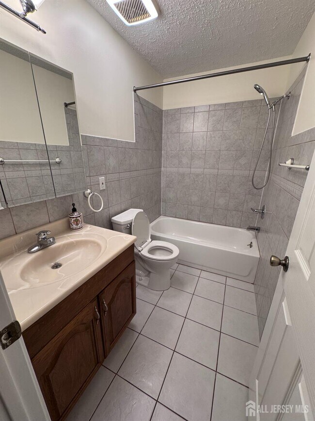 Building Photo - 1706 Pebble Pl