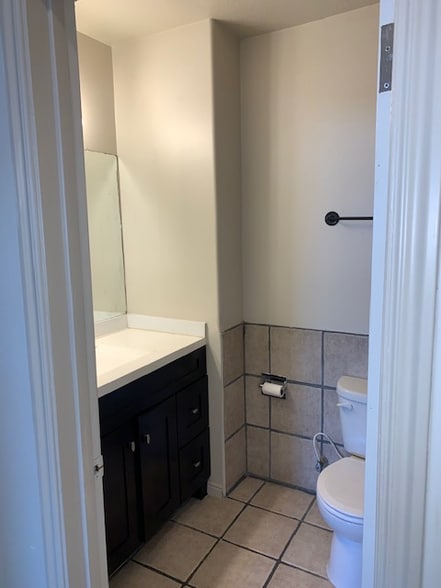 Building Photo - 57 W Vine St