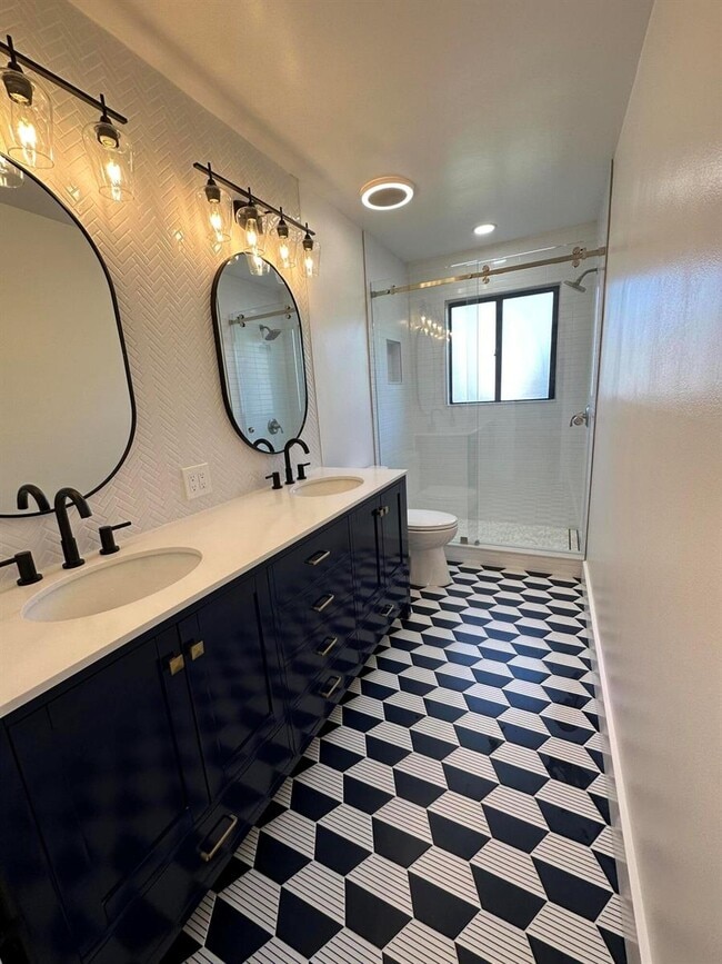 Building Photo - 188 Sparrow Dr