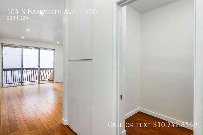 Building Photo - Spacious & Fully Remodeled Pet-Friendly 2-...