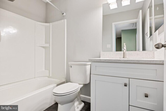 Building Photo - 101 Camber Ln