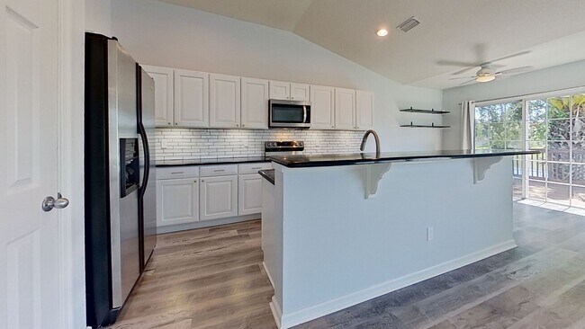 Building Photo - 12275 Deersong Dr
