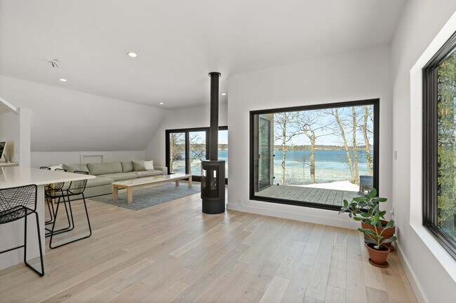 Building Photo - 44 Eagles Ln