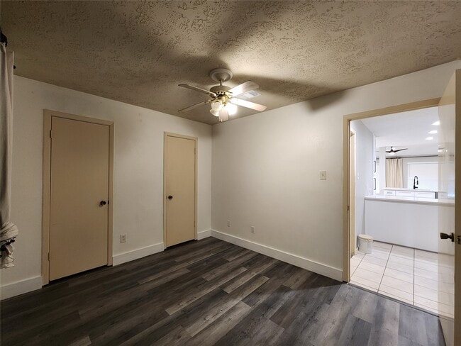 Building Photo - 8327 Bird Run Dr