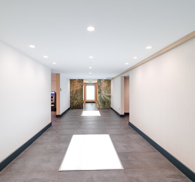 Building Photo - 90 SW 3rd St