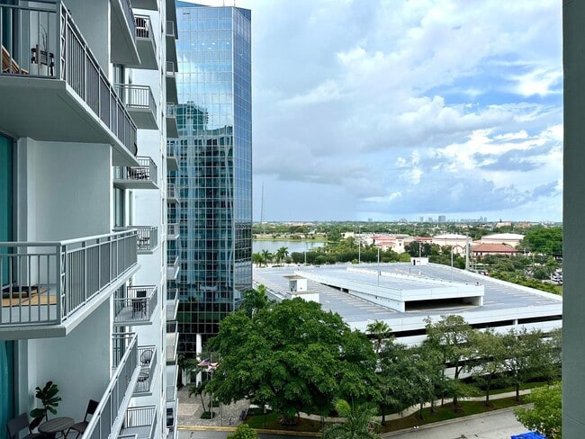Building Photo - 300 S Australian Ave