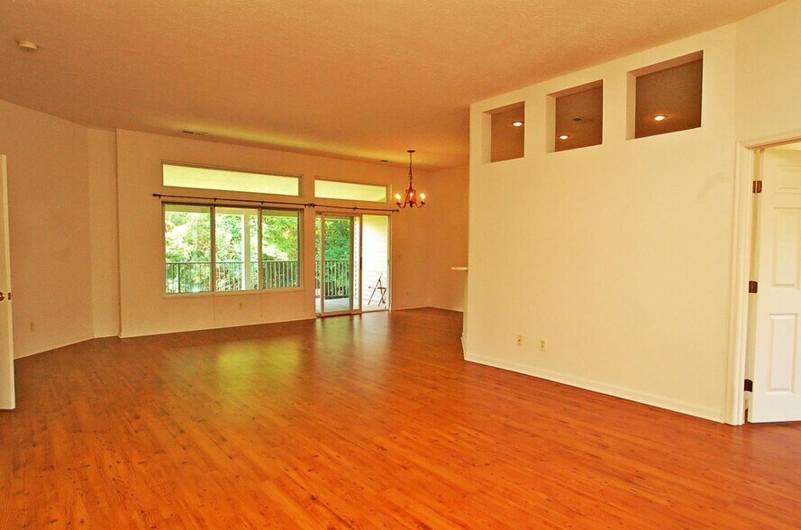 Great room - 4333 Marival Way