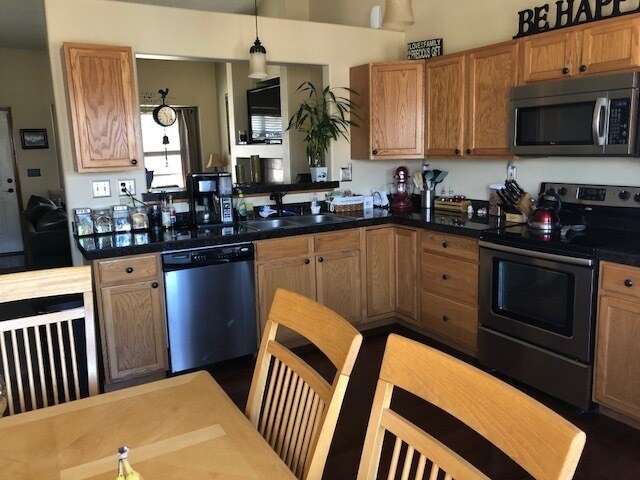 Building Photo - Lovely Ranch Style Home in Wagon Trails Sub!