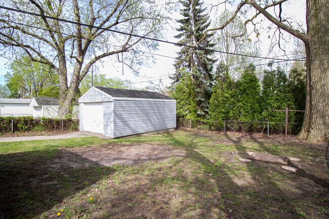 Building Photo - 1421 Pennelwood Dr