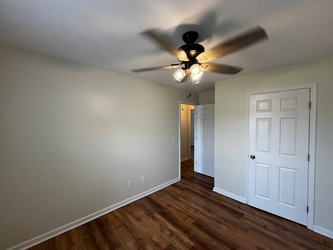 Building Photo - New On the Market!