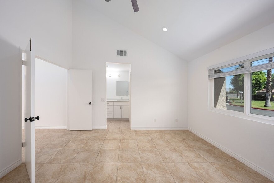 Building Photo - 74755 San Cristoval Cir