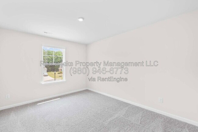 Building Photo - 3432 Bluff Hill Lane