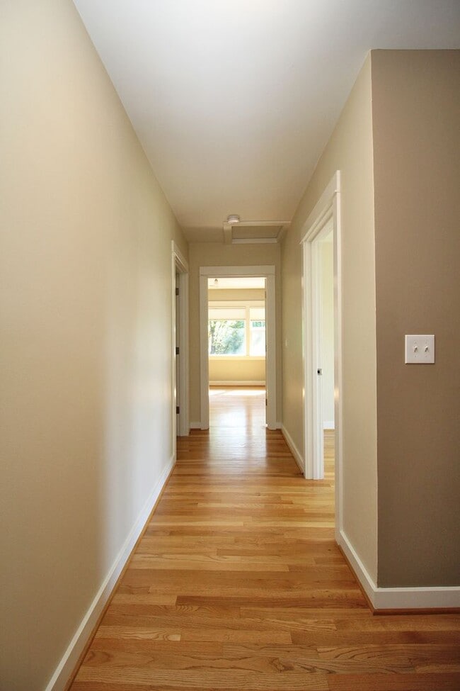 Building Photo - Beautifully Updated 5 Bedroom/3.5 Bath Irvington Craftsman Bungalow!