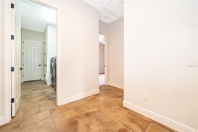 Building Photo - 7415 Pointe Venezia Dr