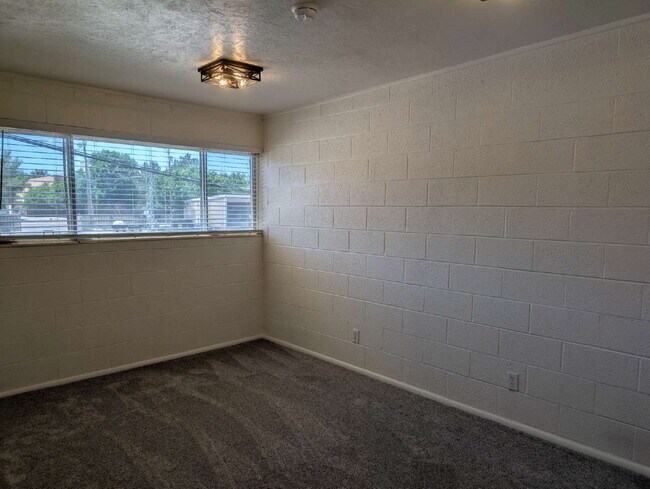 Building Photo - Pet-Friendly 3 Bedroom Basement Apartment | All Utilities & Internet Included | Near Snow College