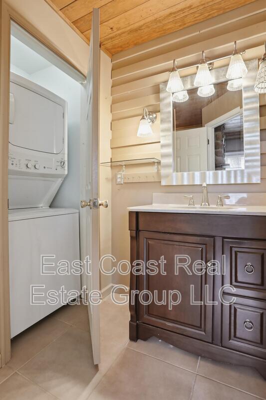 Building Photo - 808 Marquette Dr