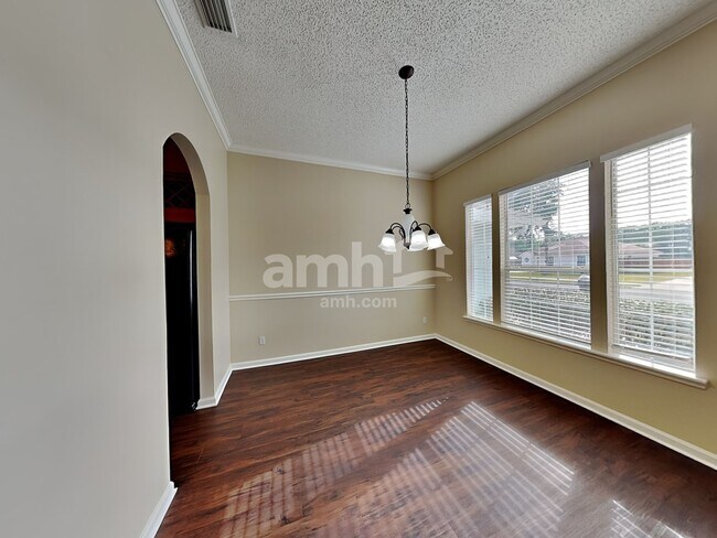 Building Photo - 2711 Salina Ct