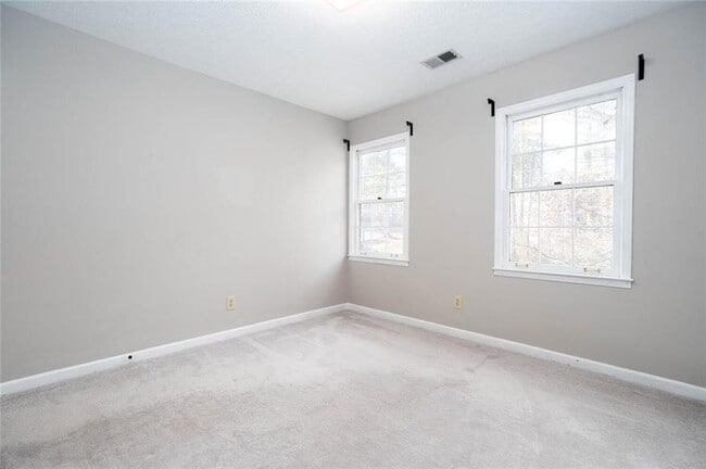 Building Photo - 1049 Seven Springs Cir NE