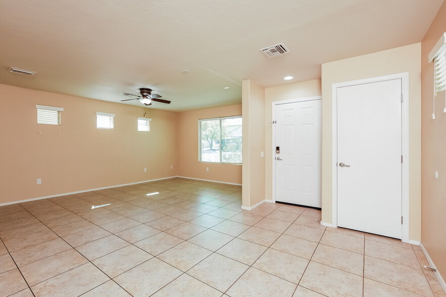 Building Photo - 10992 E Gray Mare Trail